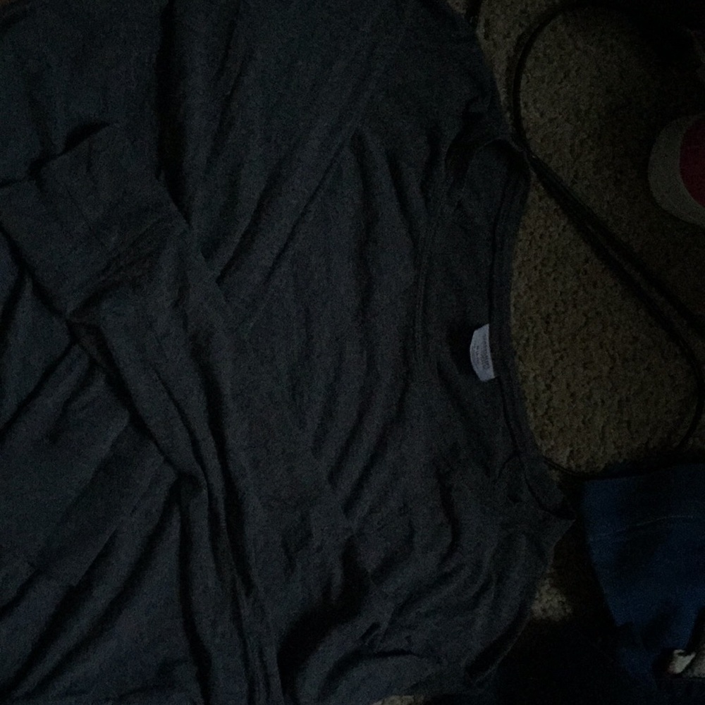 Long sleeve grey shirt
